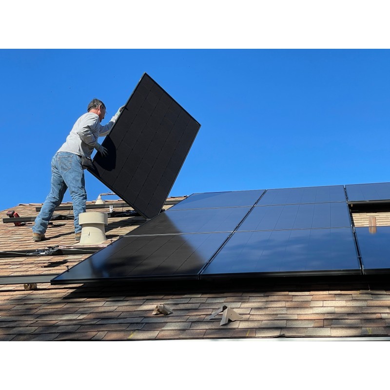 Photo d'une installation solaire sur un toit Photo d'une installation solaire sur un toit